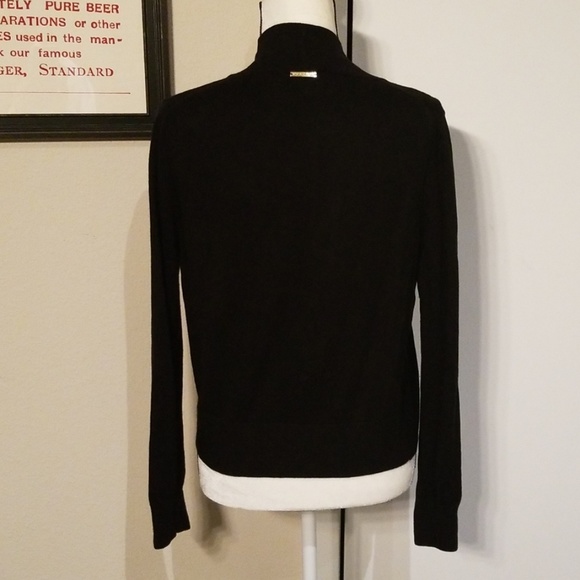 MICHAEL MK Cropped Cardigan 🎉HOST PICK🎉 - Picture 7 of 8